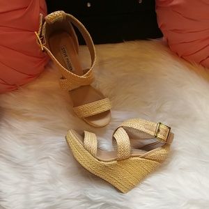 Cute woven pattern platform shoe